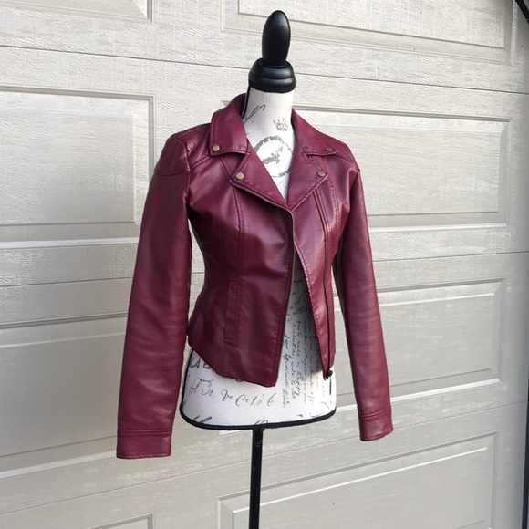 Size Small Red Jacket - Picture 2 of 7